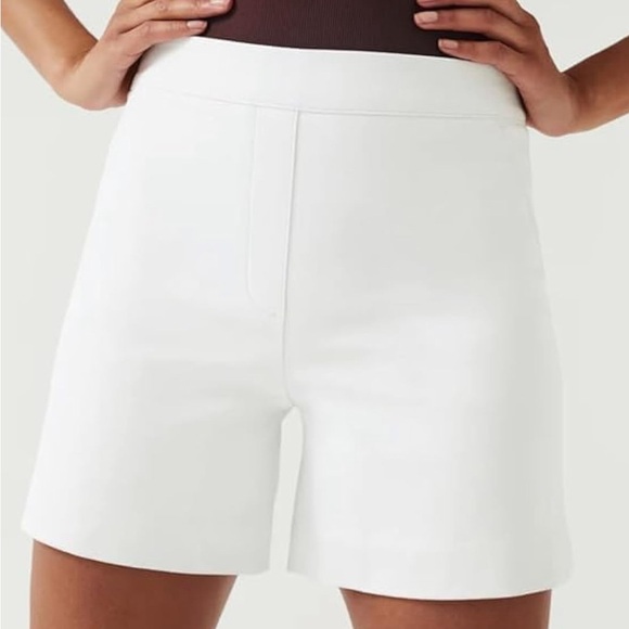 NWT SPANX On-The-Go 6" Shorts White - Picture 2 of 6